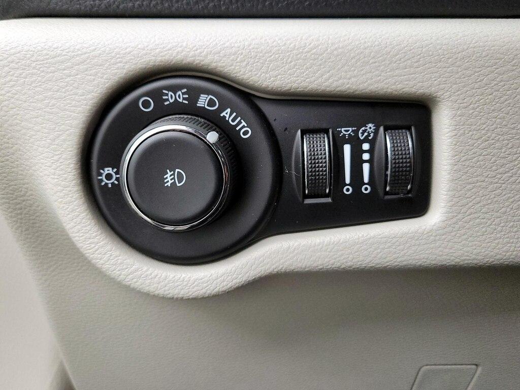 used 2024 Chrysler Pacifica car, priced at $34,998