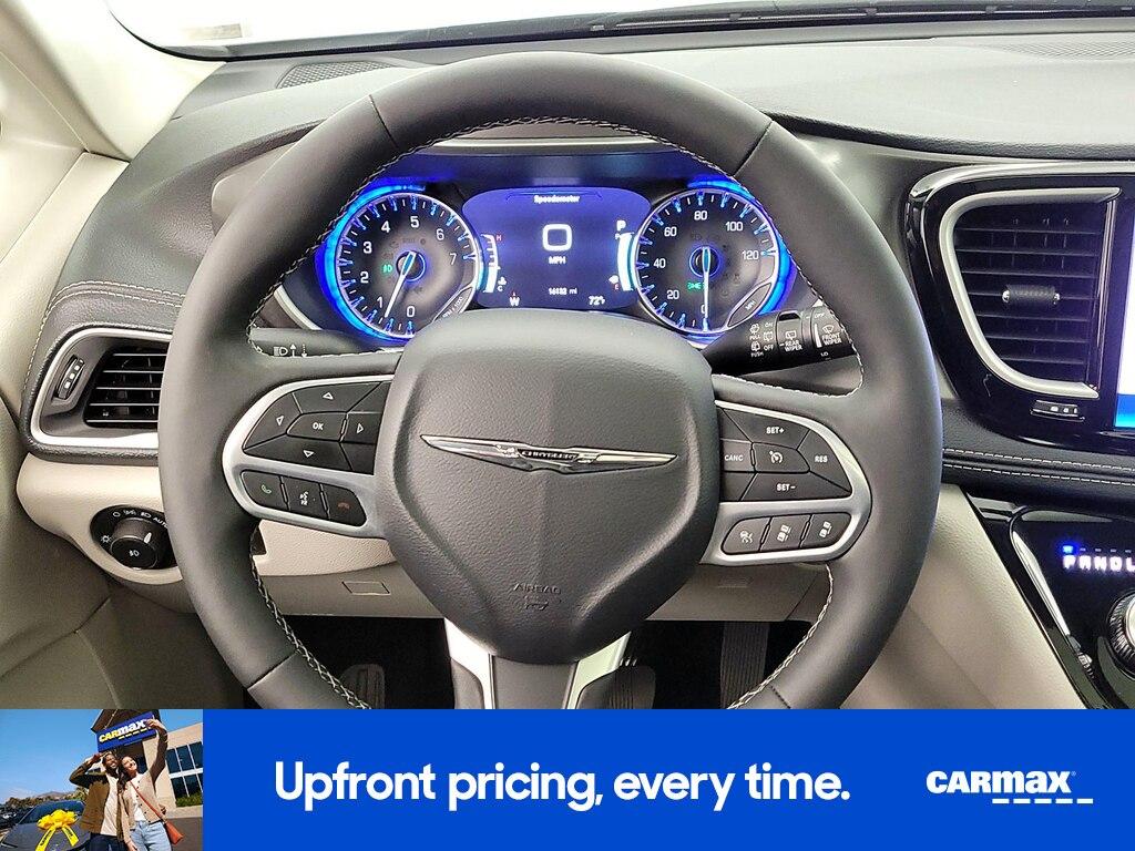 used 2024 Chrysler Pacifica car, priced at $34,998