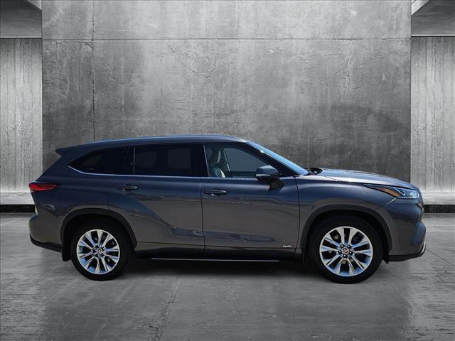 used 2022 Toyota Highlander Hybrid car, priced at $38,995