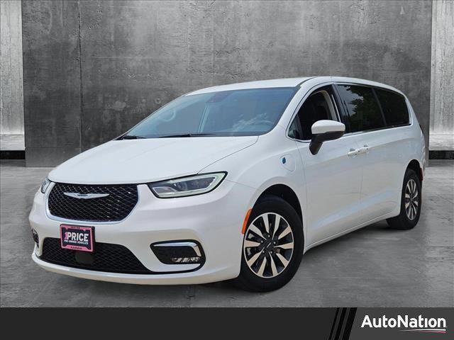 used 2023 Chrysler Pacifica Hybrid car, priced at $26,495