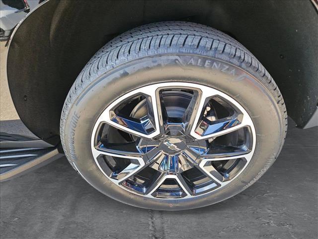 new 2025 Chevrolet Suburban car, priced at $76,325