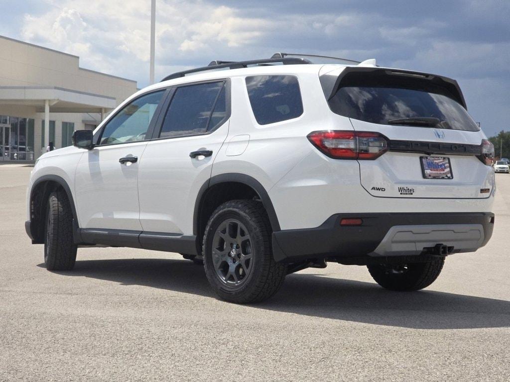 new 2025 Honda Pilot car, priced at $49,259