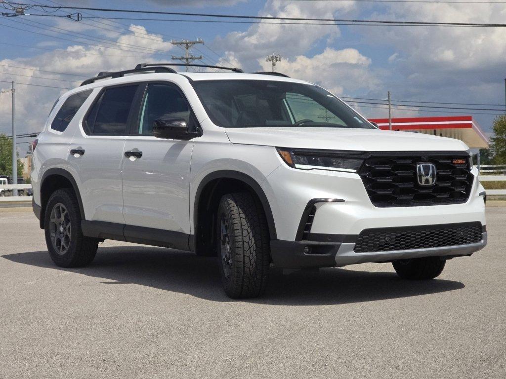 new 2025 Honda Pilot car, priced at $49,259