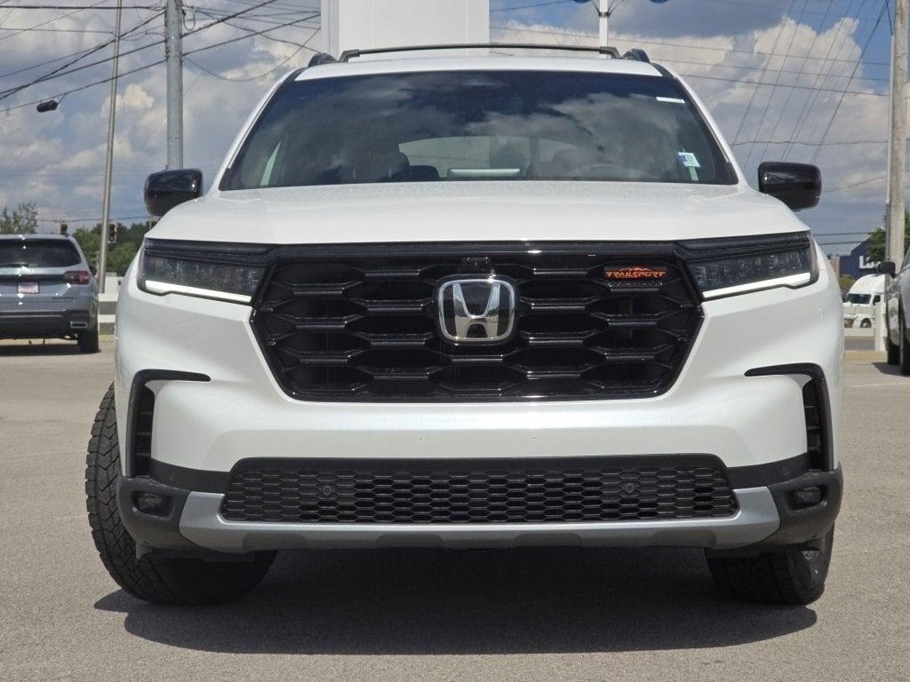 new 2025 Honda Pilot car, priced at $49,259