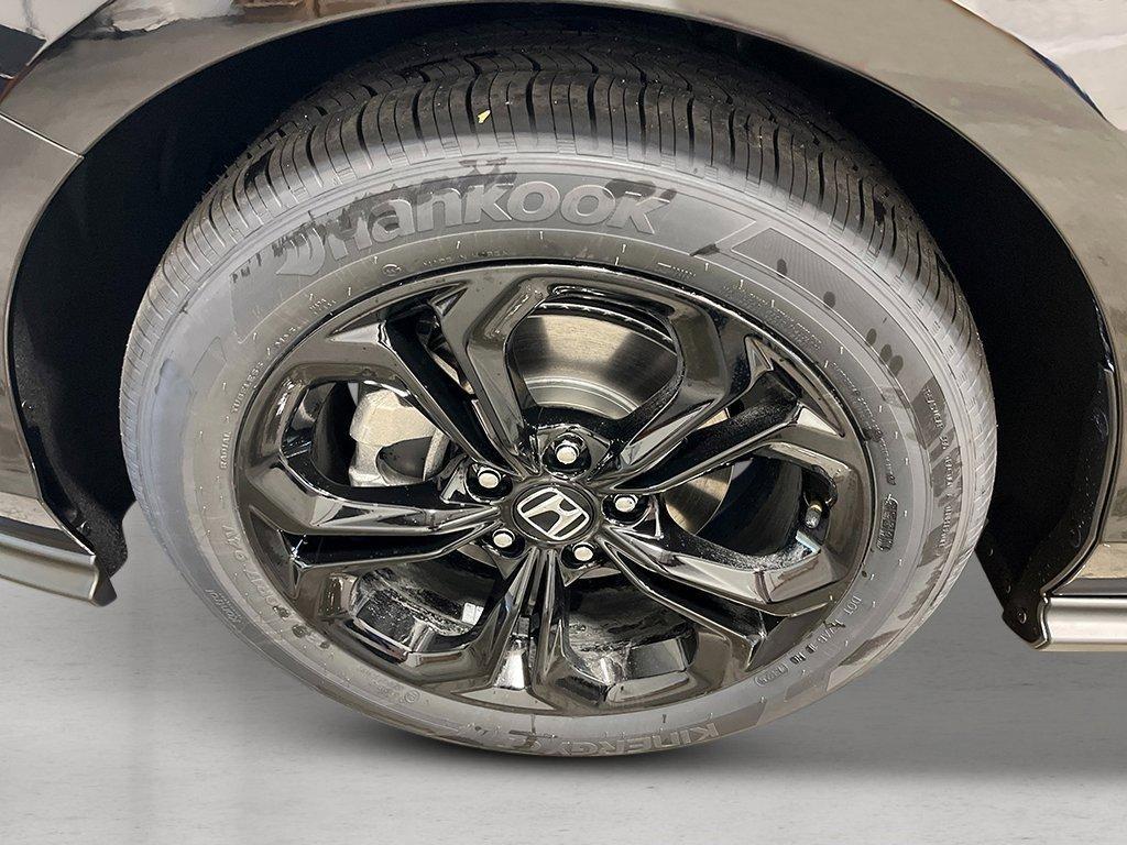 new 2025 Honda Accord car, priced at $30,274