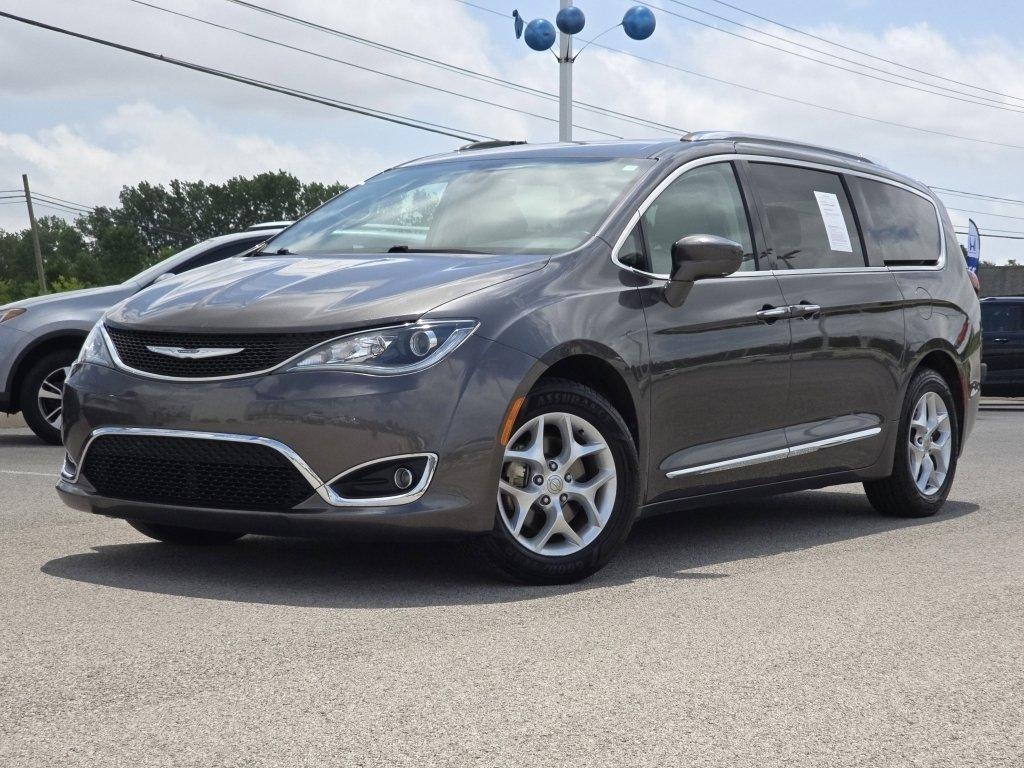 used 2017 Chrysler Pacifica car, priced at $15,500