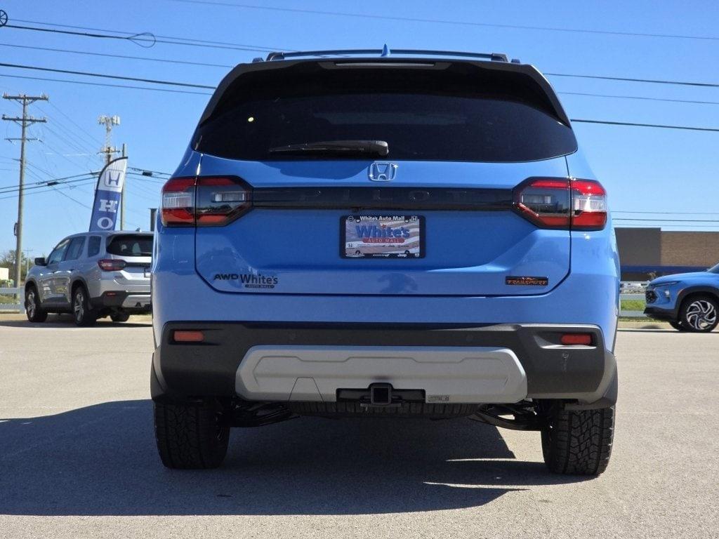 new 2025 Honda Pilot car, priced at $49,759