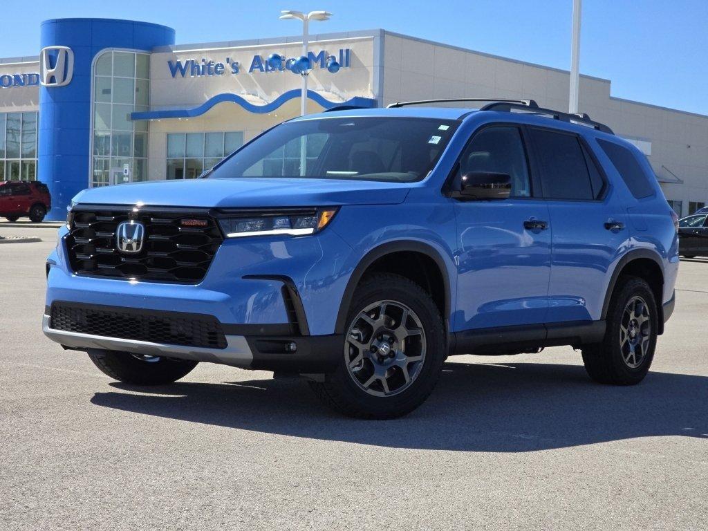 new 2025 Honda Pilot car, priced at $49,759
