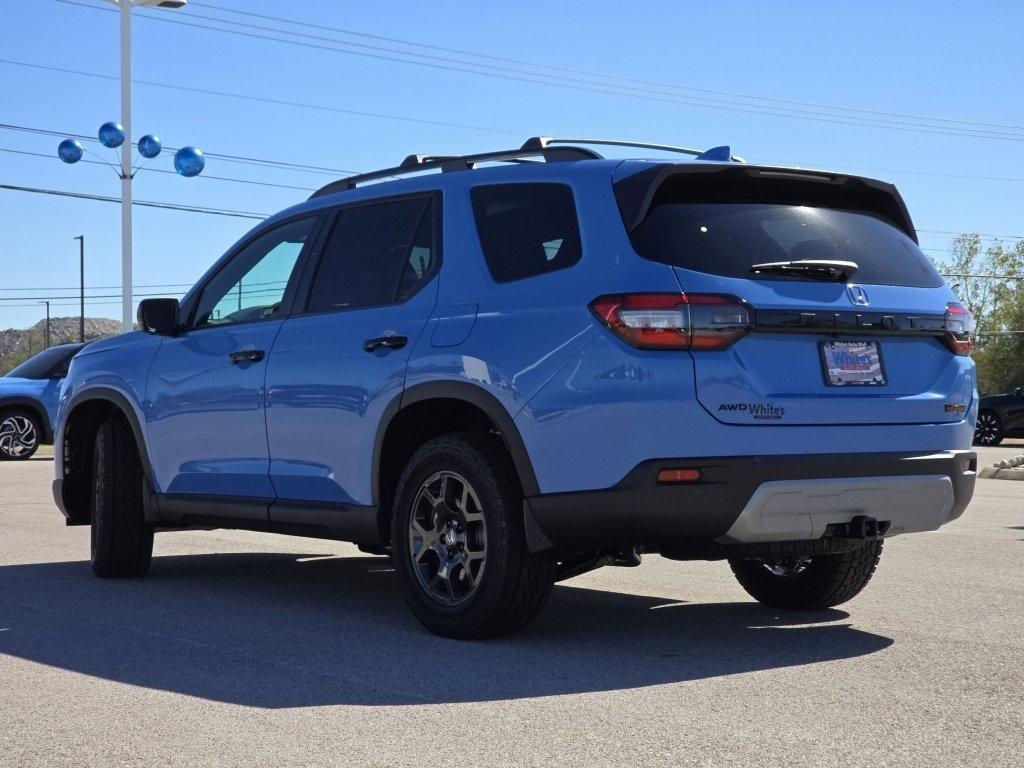 new 2025 Honda Pilot car, priced at $49,759