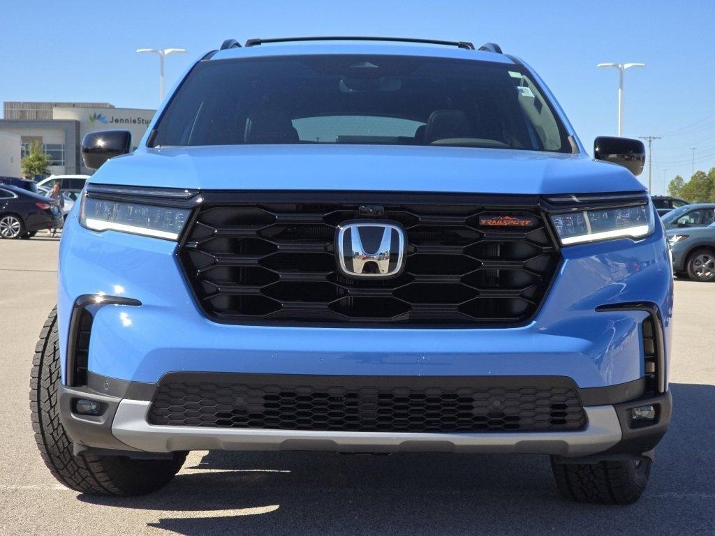new 2025 Honda Pilot car, priced at $49,759