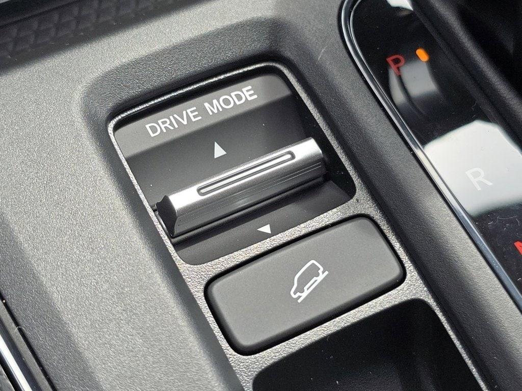 new 2025 Honda CR-V Hybrid car, priced at $38,584