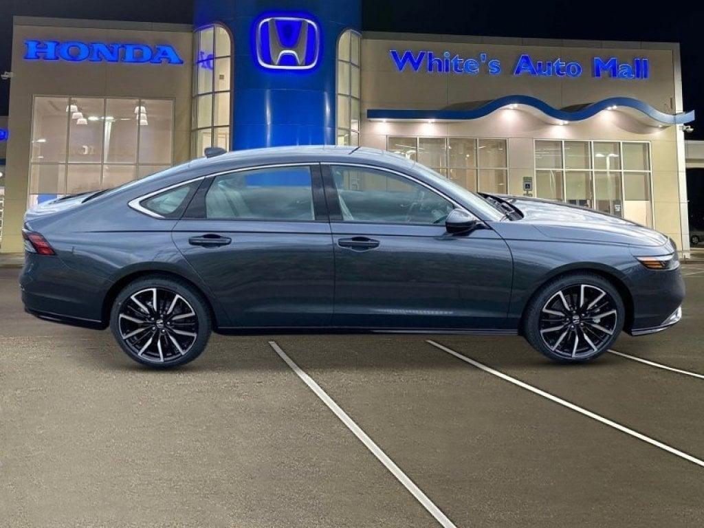 new 2025 Honda Accord Hybrid car, priced at $37,921