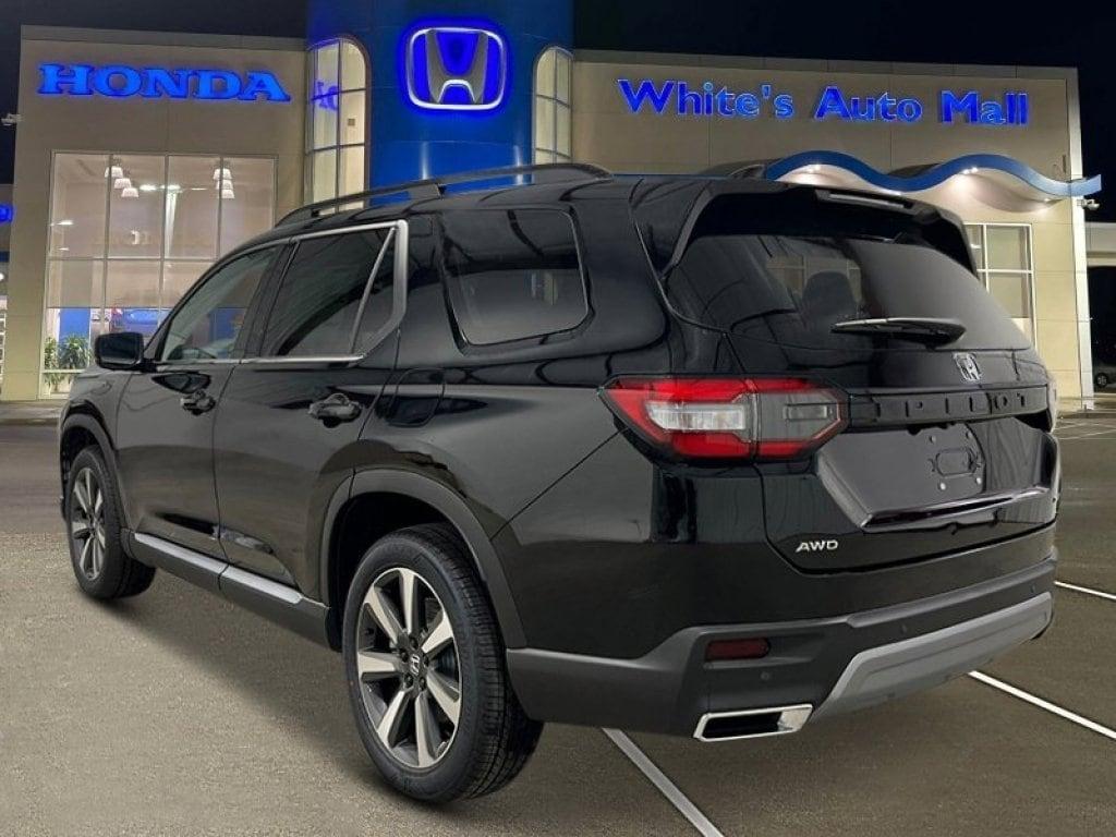 new 2025 Honda Pilot car, priced at $51,646