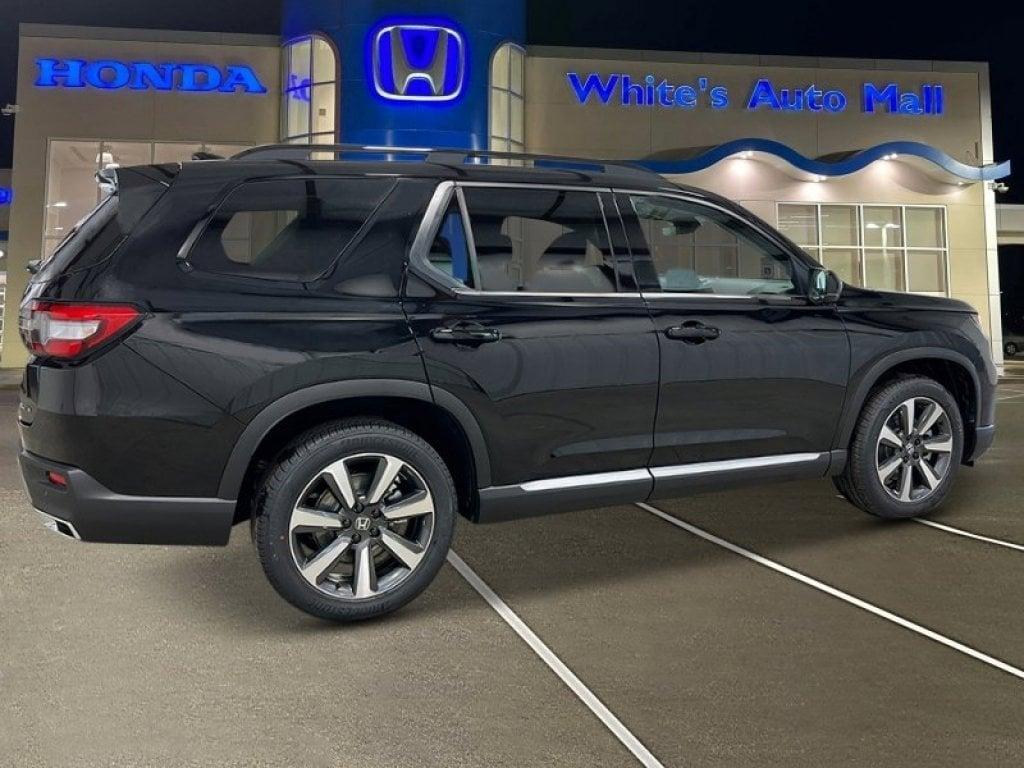 new 2025 Honda Pilot car, priced at $51,646