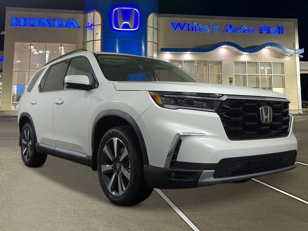 new 2025 Honda Pilot car, priced at $48,471