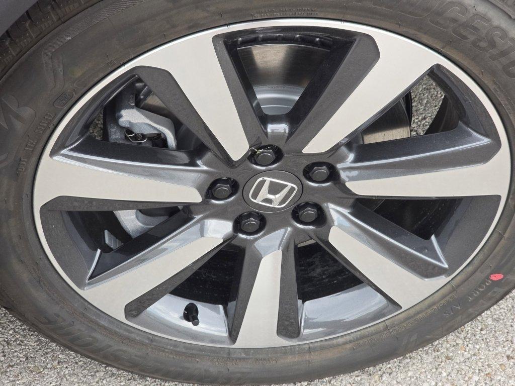 new 2025 Honda Pilot car, priced at $48,703