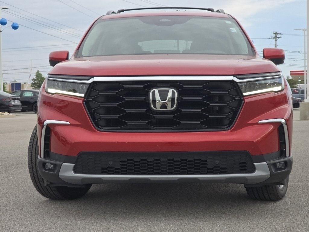 new 2025 Honda Pilot car, priced at $48,703