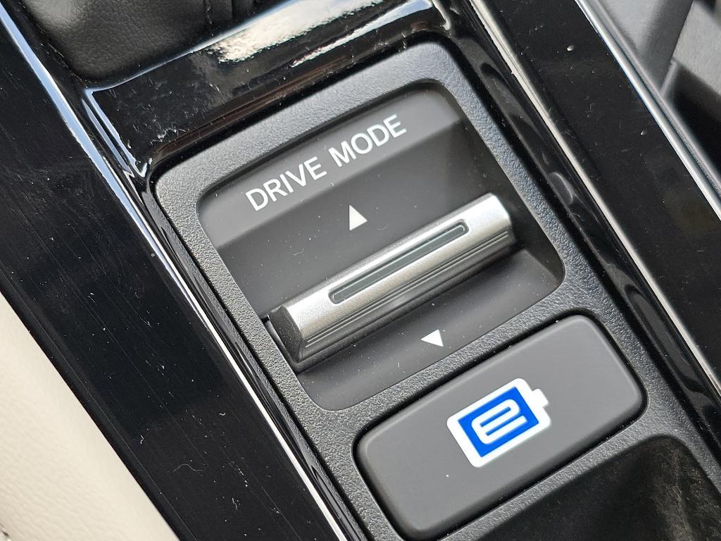 new 2025 Honda Accord Hybrid car, priced at $37,997