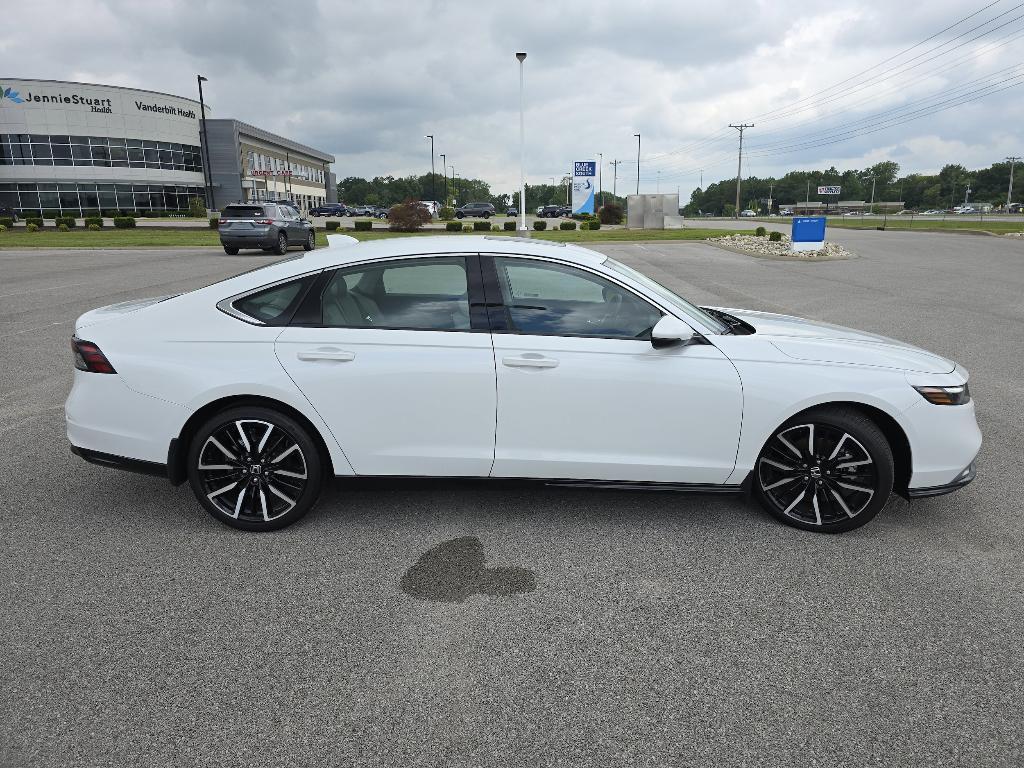 new 2025 Honda Accord Hybrid car, priced at $37,997