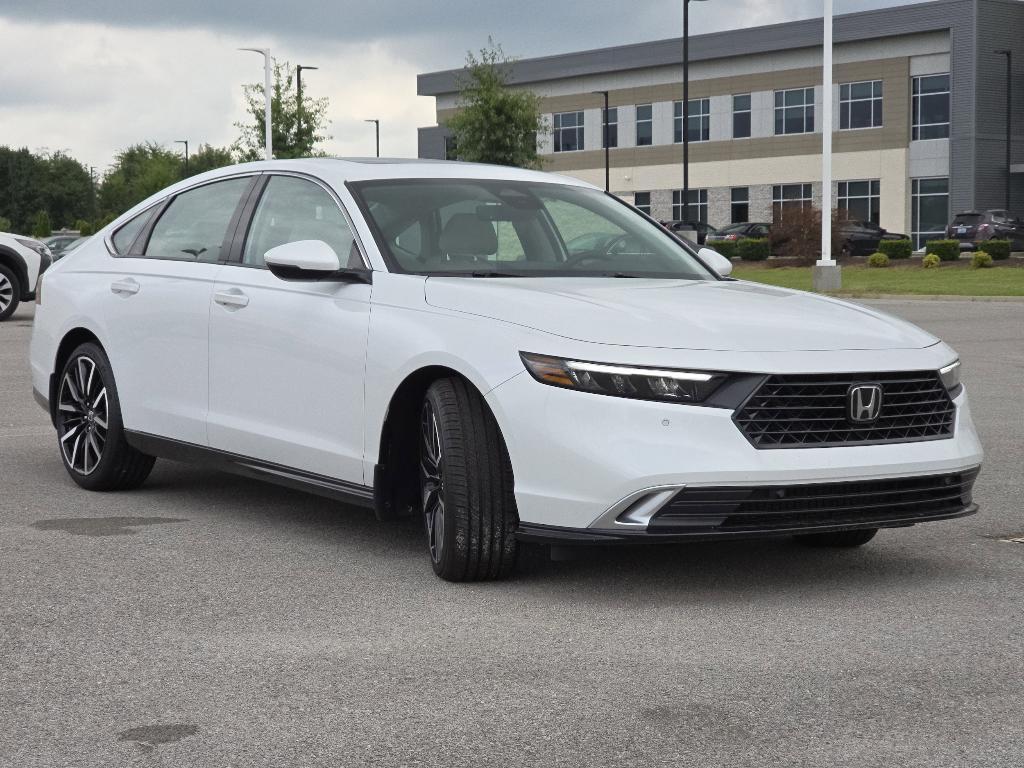 new 2025 Honda Accord Hybrid car, priced at $37,997