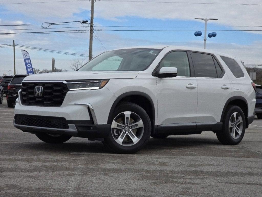 new 2025 Honda Pilot car, priced at $45,694