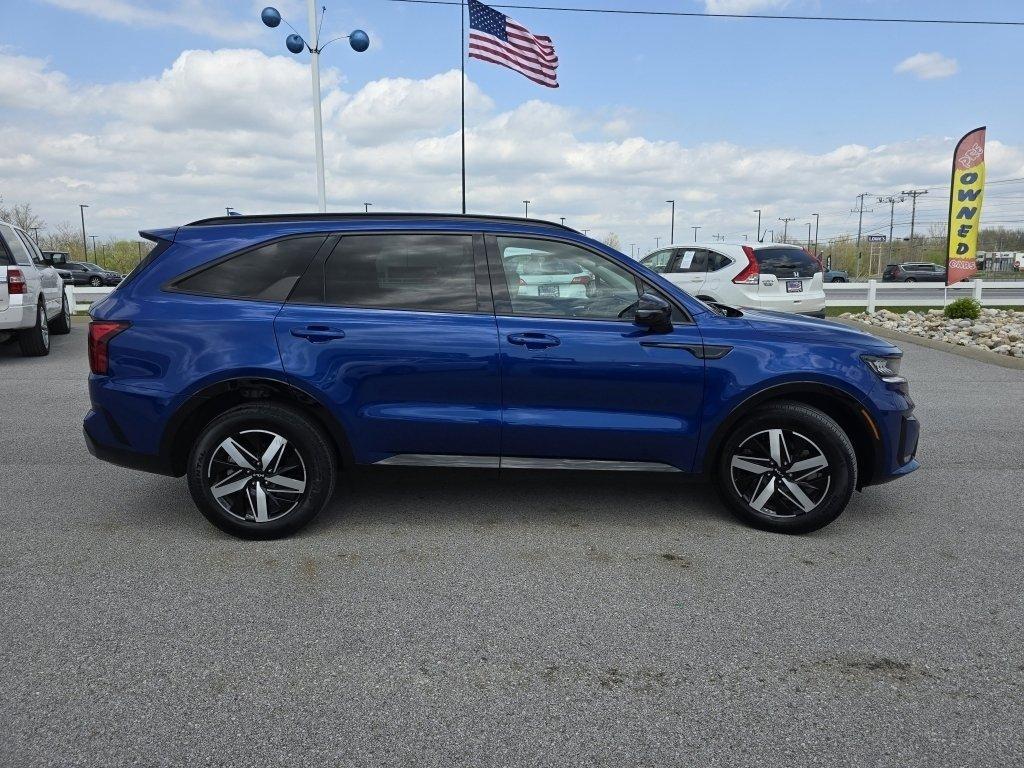 used 2023 Kia Sorento car, priced at $30,988