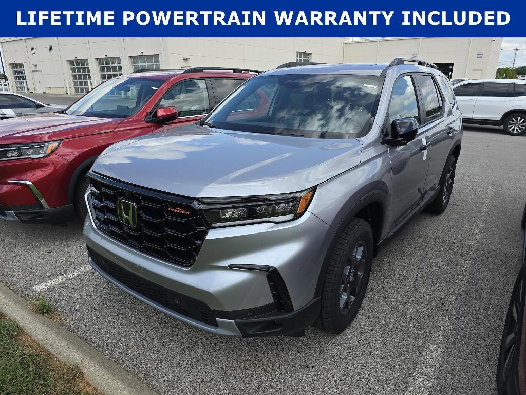 new 2025 Honda Pilot car, priced at $48,832