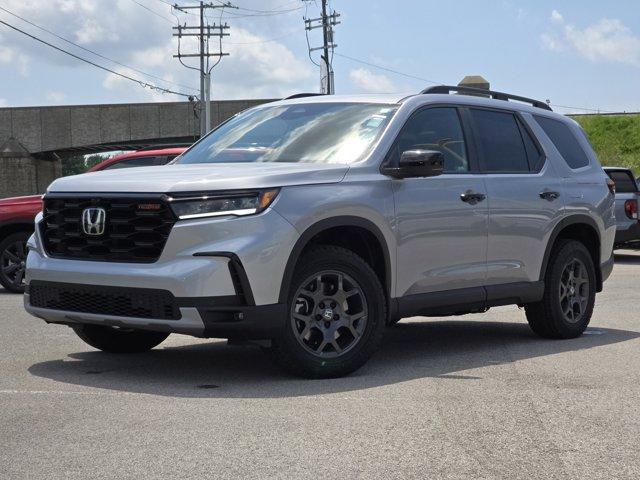 new 2025 Honda Pilot car, priced at $49,989