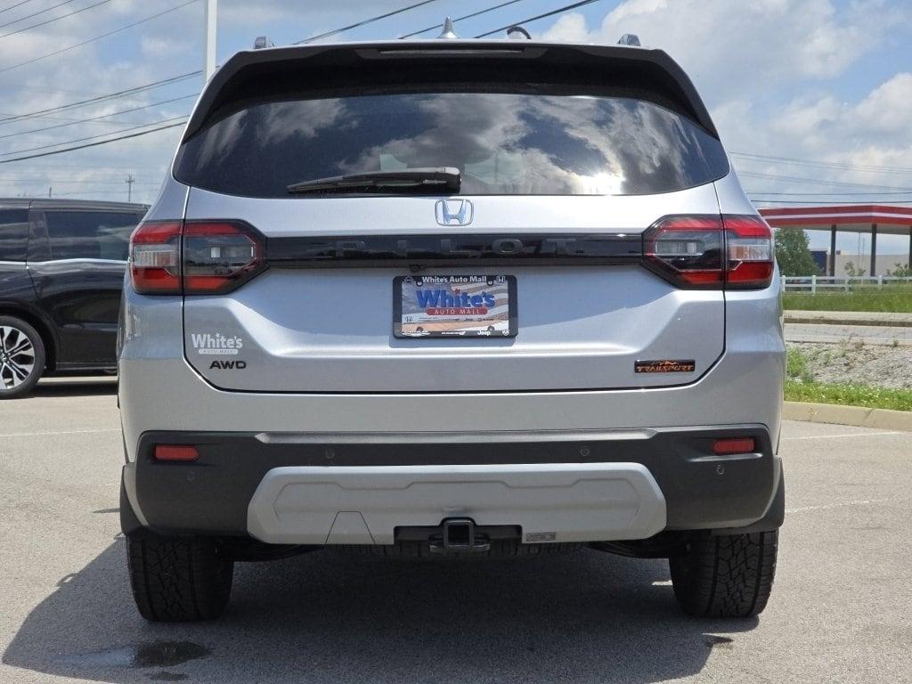 new 2025 Honda Pilot car, priced at $49,989