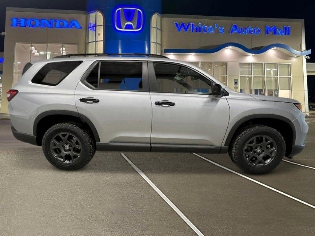 new 2025 Honda Pilot car, priced at $49,989