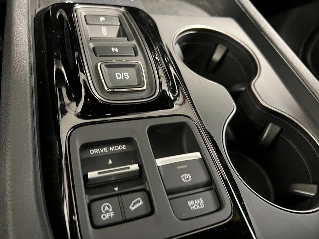 new 2025 Honda Pilot car, priced at $49,989