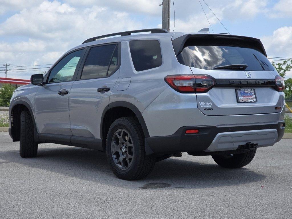 new 2025 Honda Pilot car, priced at $49,989