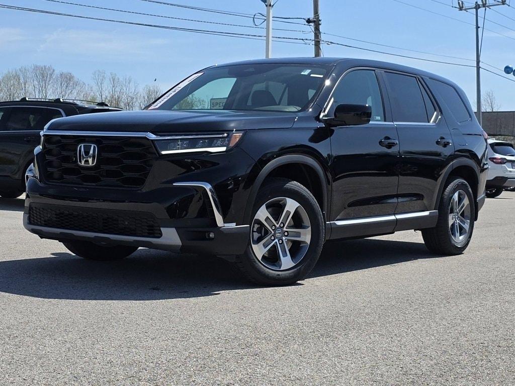 new 2025 Honda Pilot car, priced at $43,973