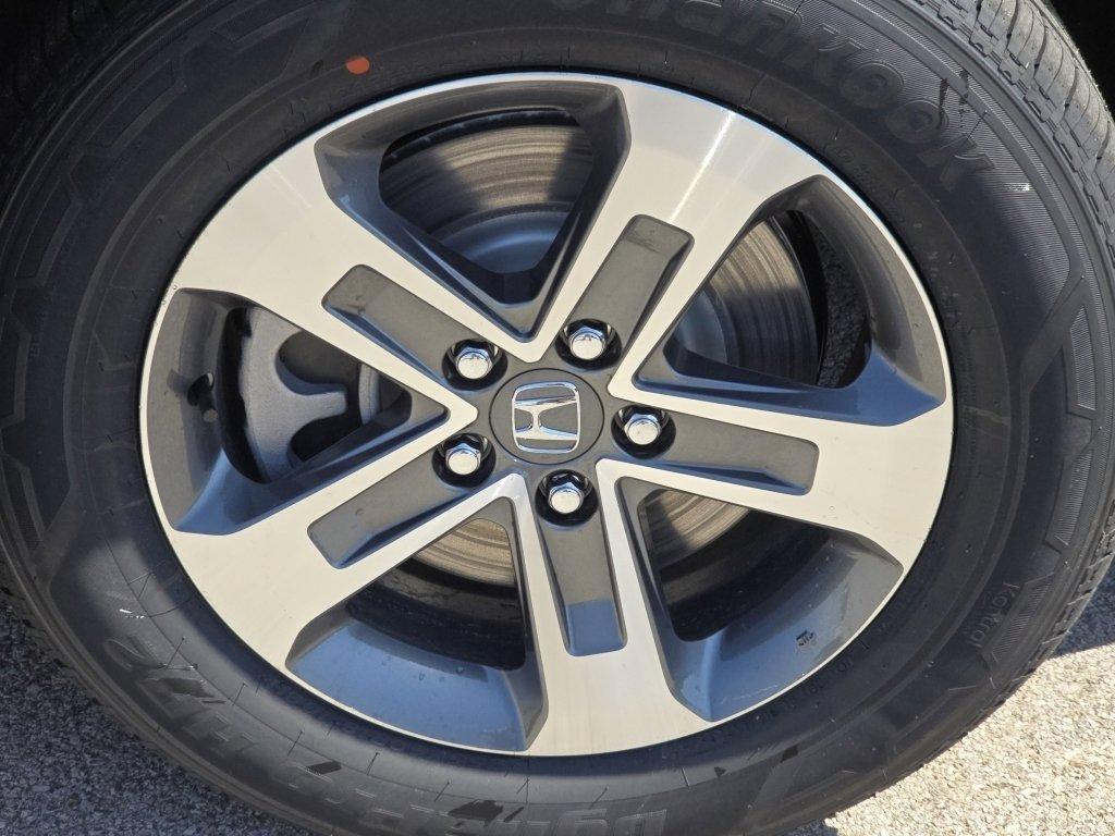 new 2025 Honda Pilot car, priced at $43,573