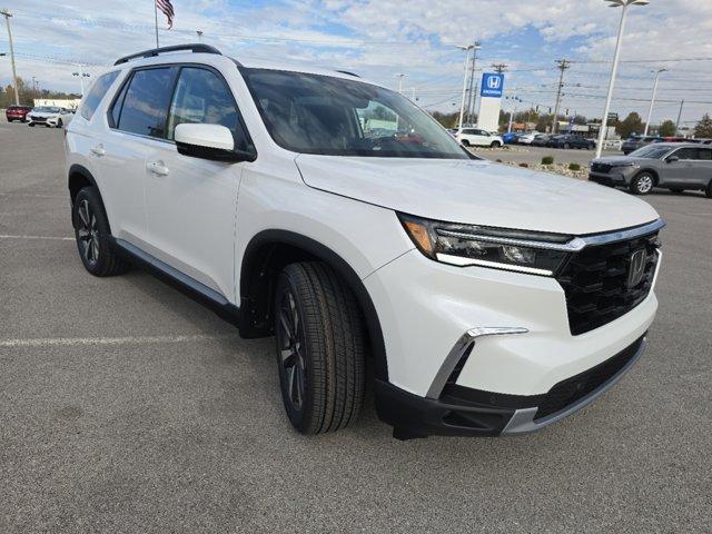 new 2025 Honda Pilot car, priced at $47,603