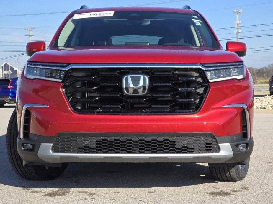 new 2025 Honda Pilot car, priced at $48,886