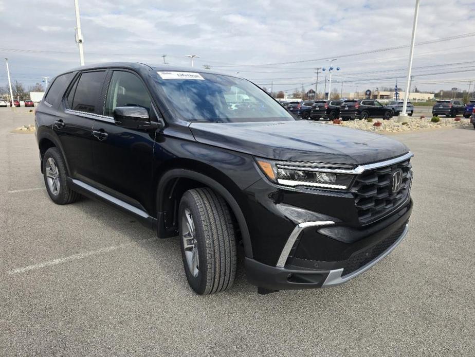 new 2025 Honda Pilot car, priced at $45,267