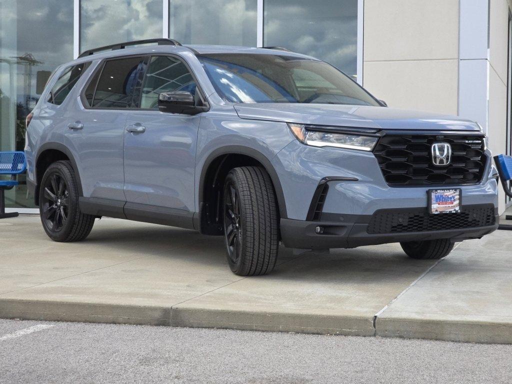 new 2025 Honda Pilot car, priced at $52,981