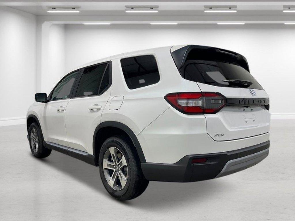 new 2025 Honda Pilot car, priced at $46,280
