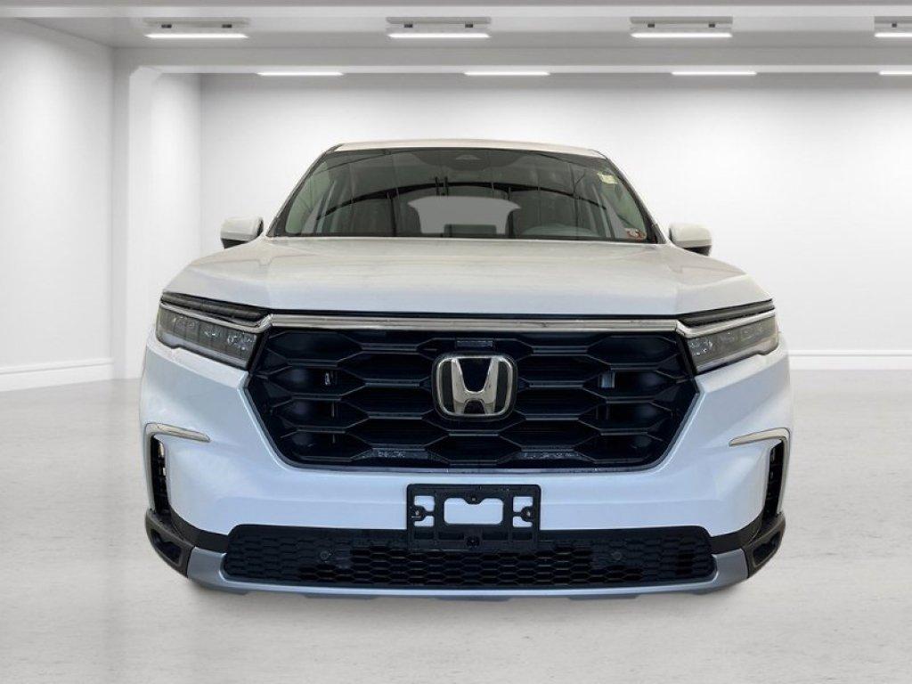 new 2025 Honda Pilot car, priced at $46,280