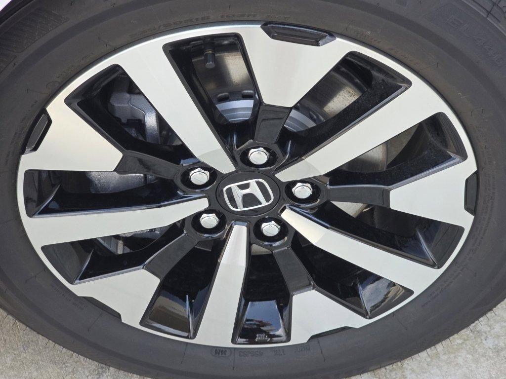 new 2026 Honda Odyssey car, priced at $43,564