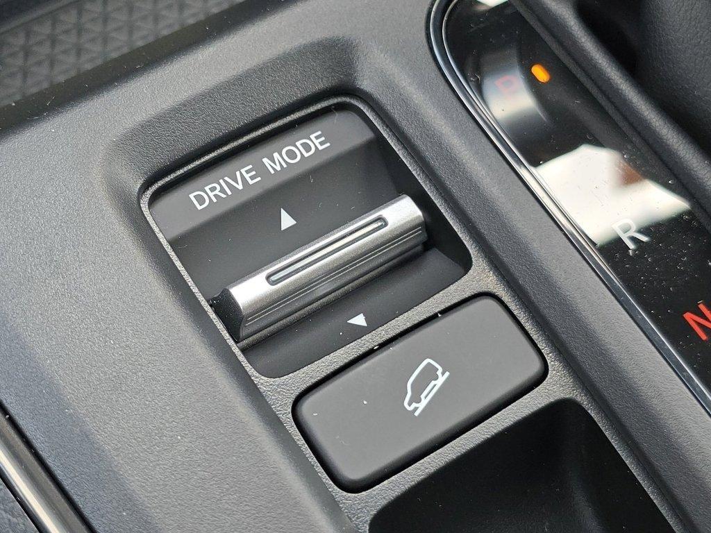 new 2025 Honda CR-V Hybrid car, priced at $39,738
