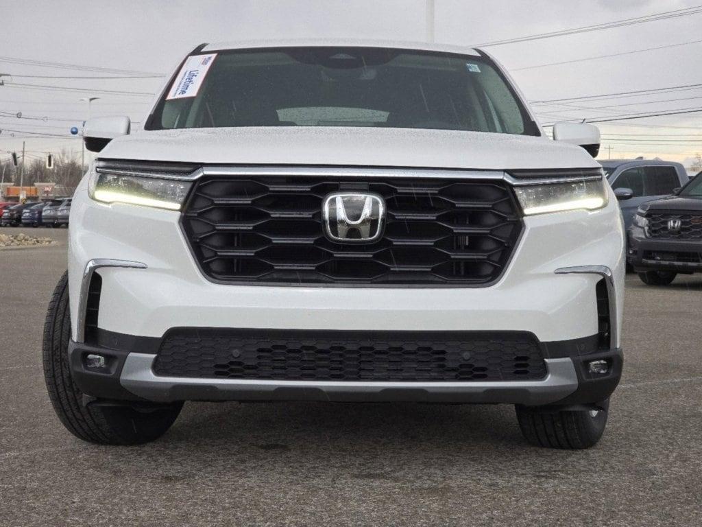 new 2025 Honda Pilot car, priced at $45,818