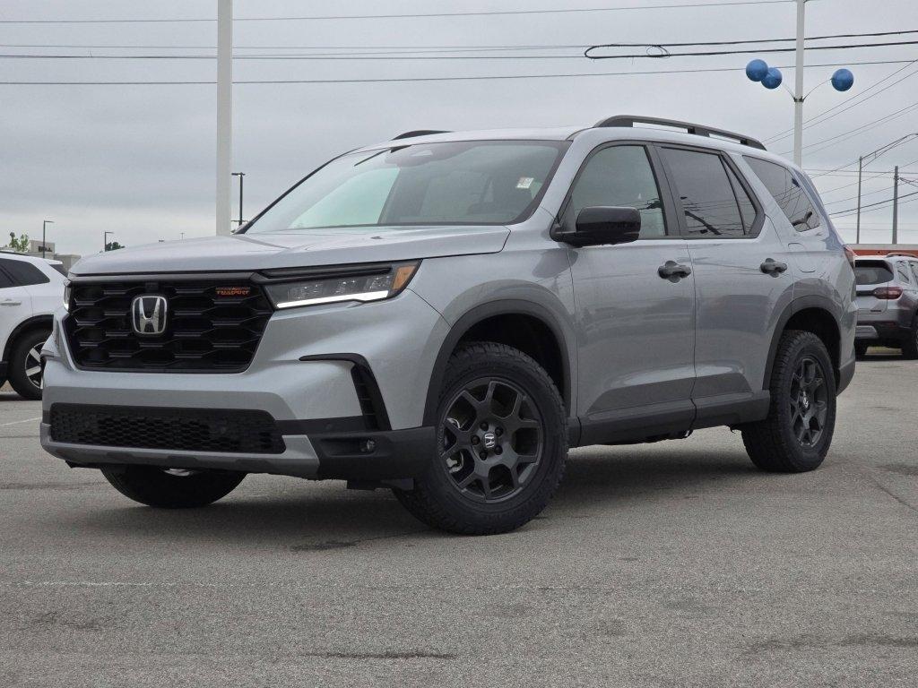 new 2025 Honda Pilot car, priced at $48,498