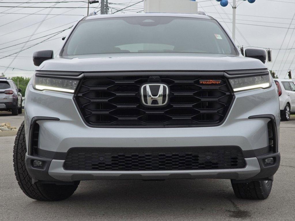 new 2025 Honda Pilot car, priced at $48,498