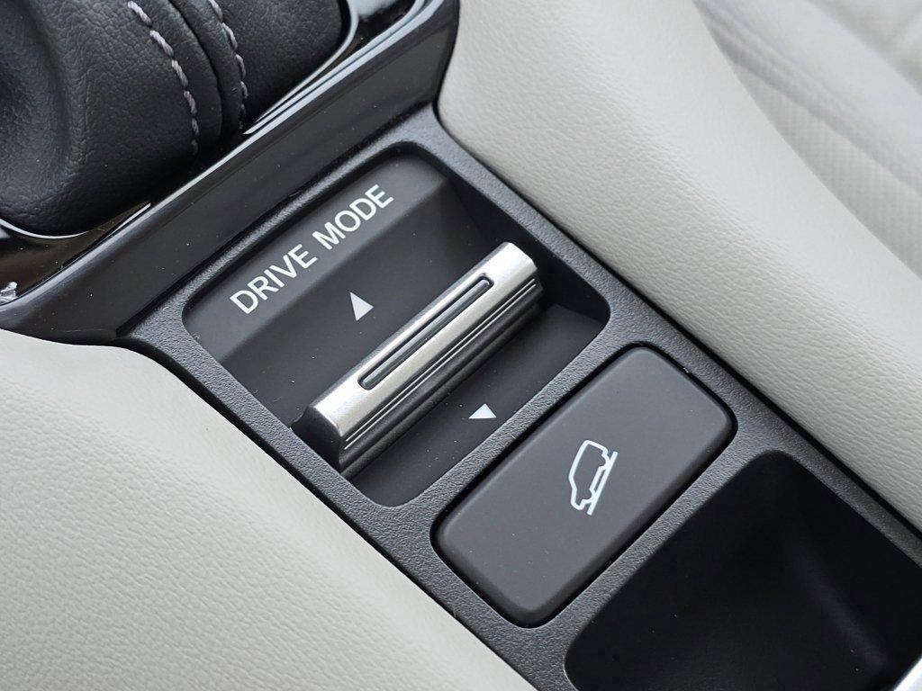 new 2025 Honda HR-V car, priced at $27,599