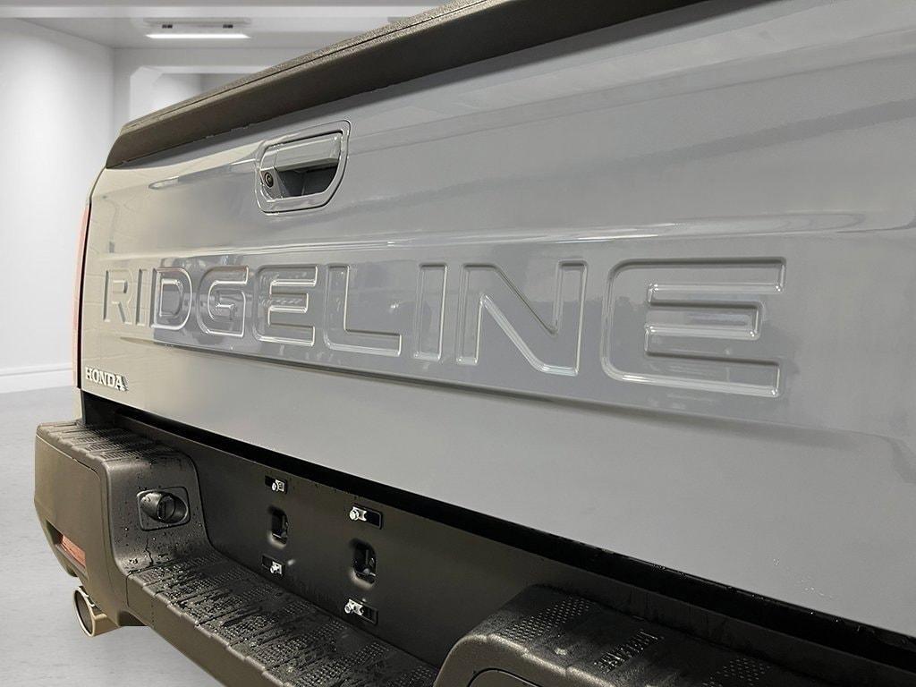 new 2025 Honda Ridgeline car, priced at $42,192