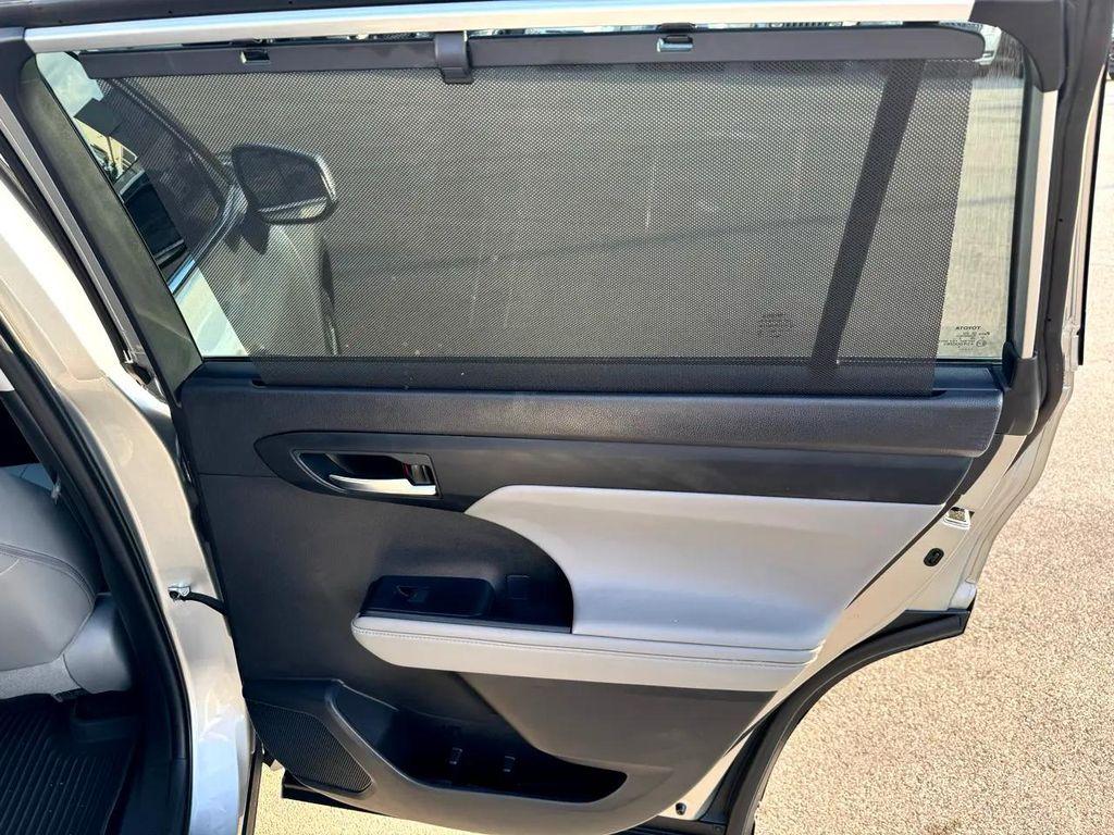 used 2022 Toyota Highlander Hybrid car, priced at $35,480