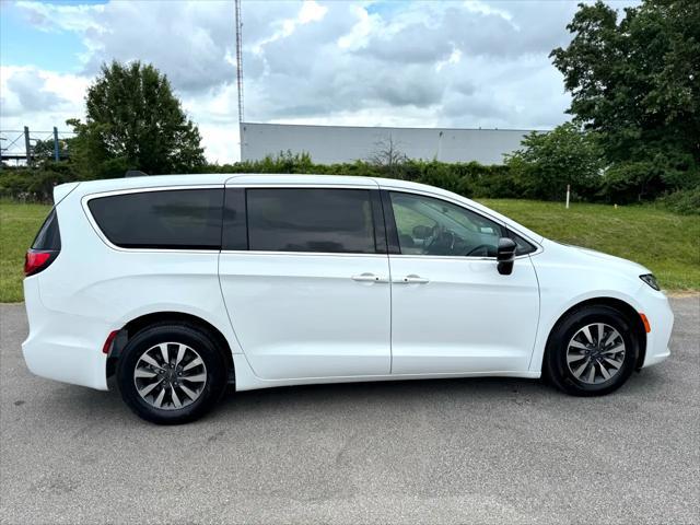 used 2024 Chrysler Pacifica Hybrid car, priced at $29,490