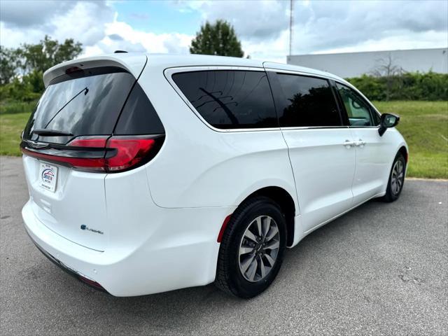 used 2024 Chrysler Pacifica Hybrid car, priced at $29,490